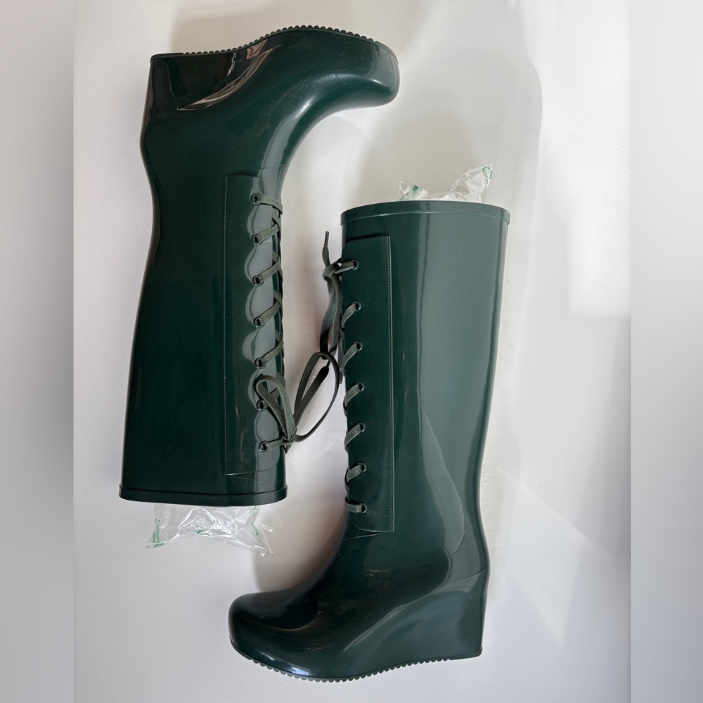 Yves Saint Laurent
Rubber wedge rain boots